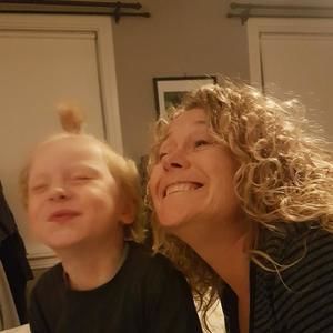 Meet your Posher, Dana